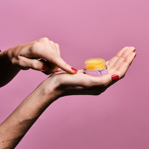 Balsam Intim Calmant pentru Vulvă | Îmbogățit cu Gălbenele (Calendula) și Vitamina E | Hidratează și Hrănește | Pentru Uscăciune și Disconfort | Îngrijire Intimă Externă